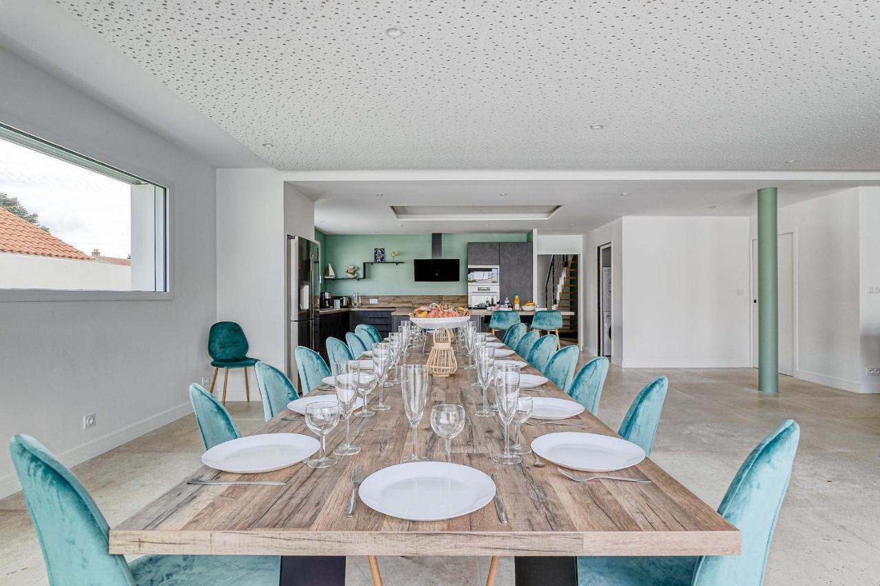 Magnifique Villa Pour Grande Famille A ลาบาร์-เดอ-มงต์ ภายนอก รูปภาพ
