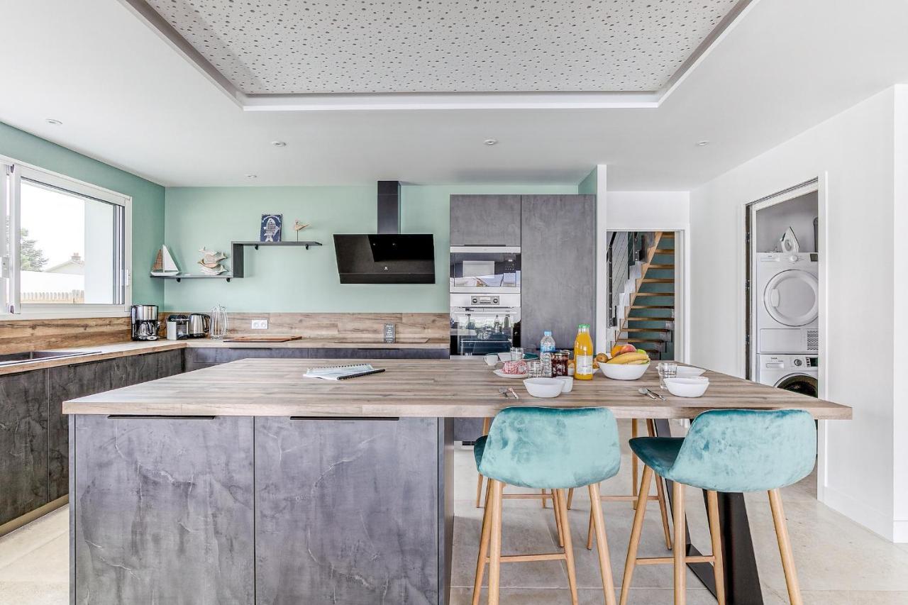 Magnifique Villa Pour Grande Famille A ลาบาร์-เดอ-มงต์ ภายนอก รูปภาพ