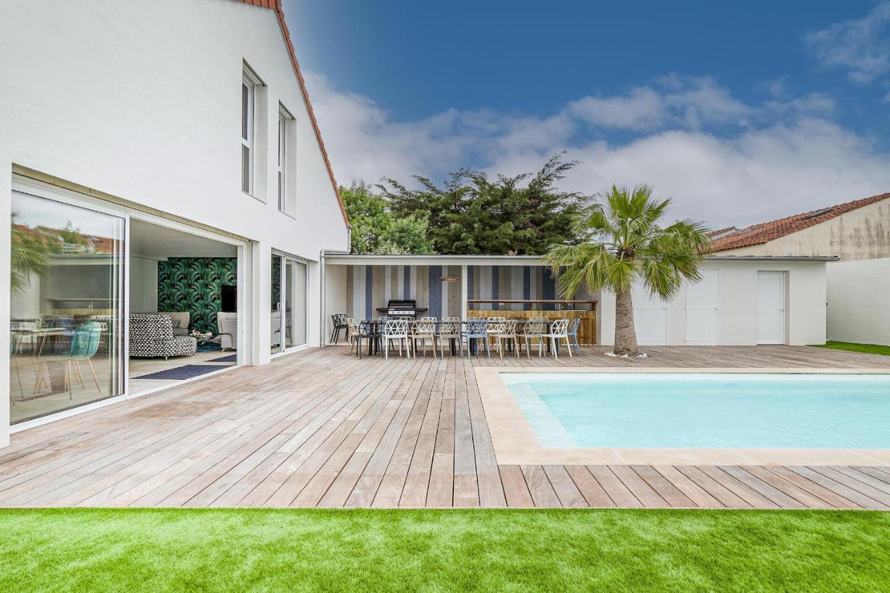 Magnifique Villa Pour Grande Famille A ลาบาร์-เดอ-มงต์ ภายนอก รูปภาพ